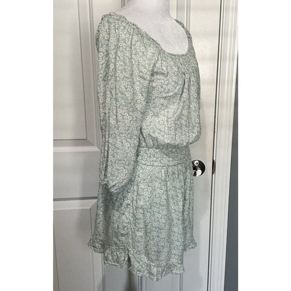 NEW Hollister Romper Floral Daisies Off-the-Shoulder Boho Size Large - Picture 3 of 6